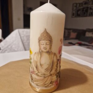 Energiekerze „Buddha & Blüten“ – Einzelstück